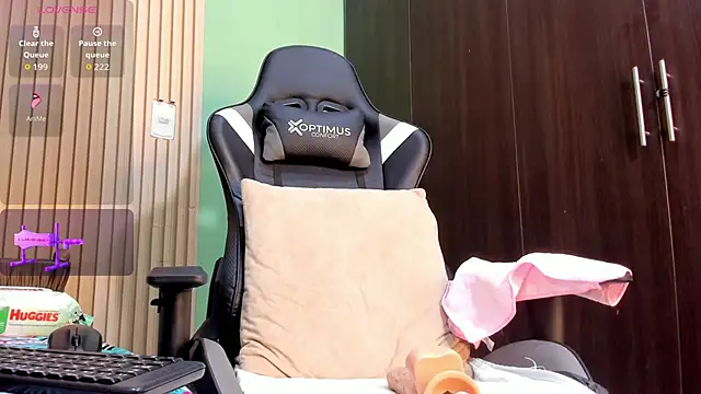 EvelynFoxx- online show from October 18, 2025, 7:14 pm