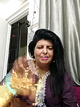 Snapshot of Jann_Riya333 chatting on July 7, 2026, 12:20 pm Jann Riya333 online show from July 7, 2026, 12:20 pm