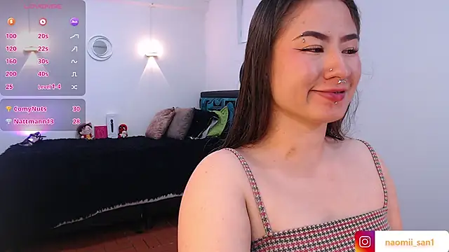 Snapshot of naomii_san chatting on September 18, 2025, 9:39 pm naomii san online show from September 18, 2025, 9:39 pm