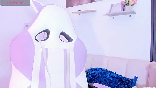 Gabrielaa Miller  online show from September 23, 2025, 7:39 pm