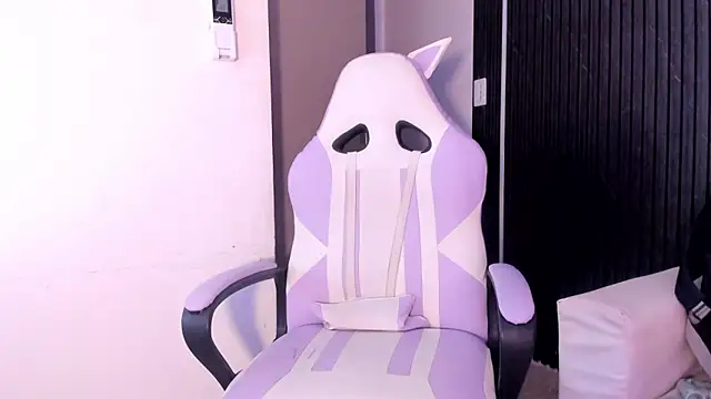 Gabrielaa Miller  online show from December 2, 2025, 7:53 pm