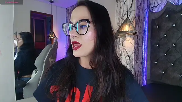 Zami Escobar of online show from October 6, 2025, 7:33 pm