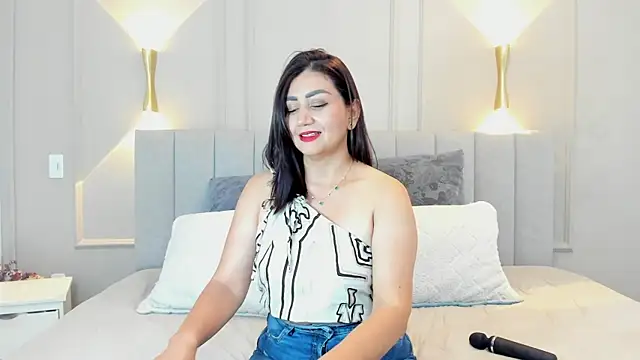 victoria bourne online show from October 15, 2025, 7:14 pm