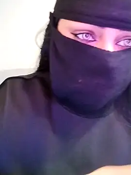 lilyan12 online show from April 3, 2026, 12:19 am