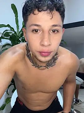 Snapshot of christhoper_cock chatting on February 17, 2026, 4:42 am christhoper cock online show from February 17, 2026, 4:42 am