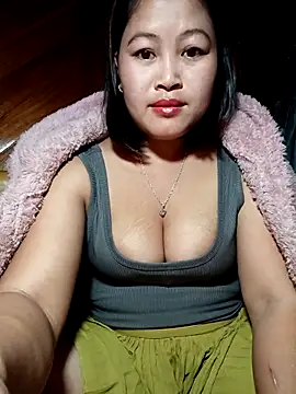 maycuc123 online show from December 15, 2025, 1:26 pm