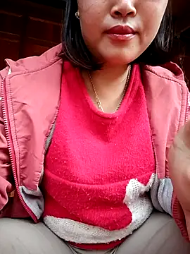 maycuc123 online show from January 9, 2026, 1:30 am