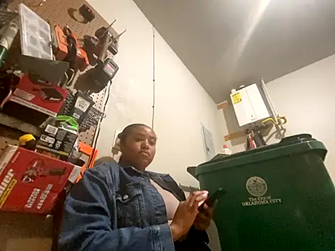 princesslivv online show from October 21, 2025, 4:02 am