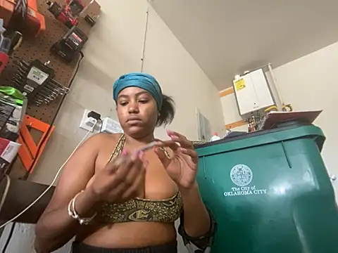 princesslivv online show from October 23, 2025, 8:29 pm