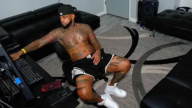 SLANGONDEMHOES online show from February 5, 2026, 10:03 pm