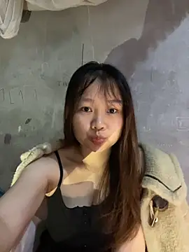 Snapshot of Hinne07 chatting on December 3, 2025, 1:02 am Hinne07 online show from December 3, 2025, 1:02 am