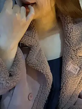 Hinne07 online show from February 10, 2026, 2:37 am