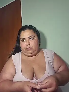 curvy diva  online show from April 18, 2026, 9:37 pm