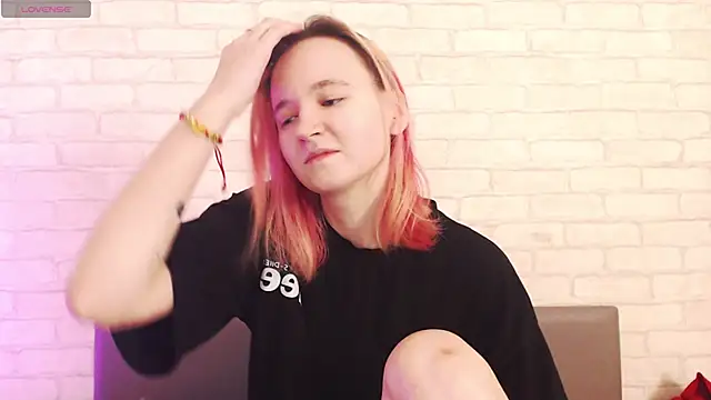 Ericha Stone online show from February 19, 2026, 1:23 am