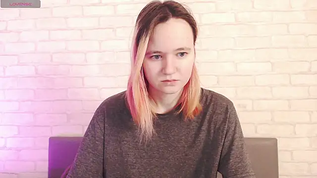 Ericha Stone online show from April 2, 2026, 1:36 am