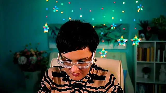 LauraDavidsons online show from October 29, 2025, 5:47 pm