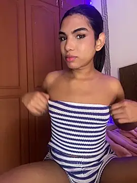 VeronicaSaenzx online show from March 12, 2026, 4:35 pm