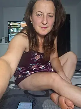 Fluturas2 online show from September 25, 2025, 6:33 pm