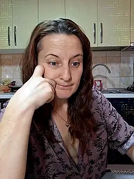 Fluturas2 online show from November 28, 2025, 8:17 am