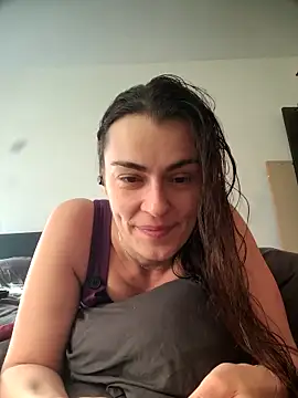 Carolinemiam online show from March 4, 2026, 9:15 am