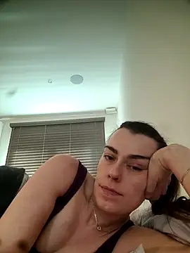 Carolinemiam online show from March 5, 2026, 11:50 am