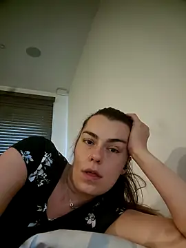 Carolinemiam online show from June 27, 2026, 2:44 pm