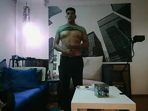 Snapshot of Romario28 chatting on December 2, 2025, 6:41 am Romario28 online show from December 2, 2025, 6:41 am