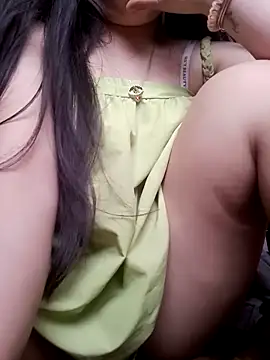 EllaMay22 online show from April 3, 2026, 3:48 am