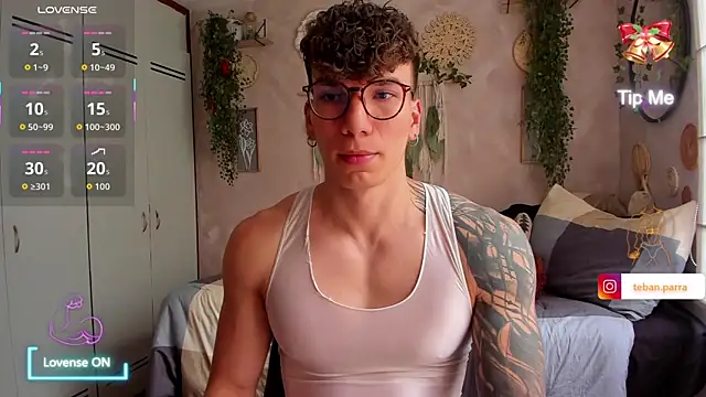 Snapshot of estebandi_do chatting on January 9, 2026, 8:43 pm estebandi do online show from January 9, 2026, 8:43 pm