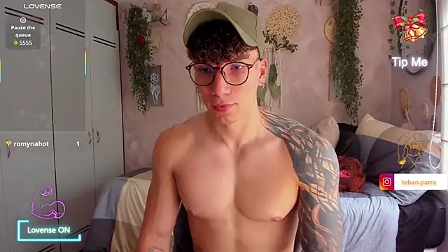 Snapshot of estebandi_do chatting on January 12, 2026, 12:21 pm estebandi do online show from January 12, 2026, 12:21 pm