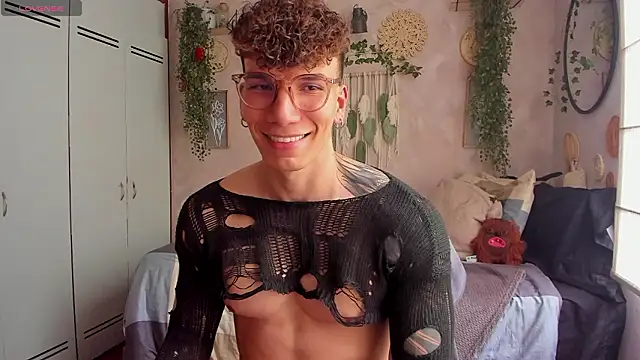 Snapshot of estebandi_do chatting on February 3, 2026, 7:08 pm estebandi do online show from February 3, 2026, 7:08 pm