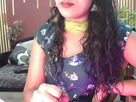 Snapshot of shaalu_sharma chatting on October 11, 2025, 7:40 am shaalu sharma online show from October 11, 2025, 7:40 am