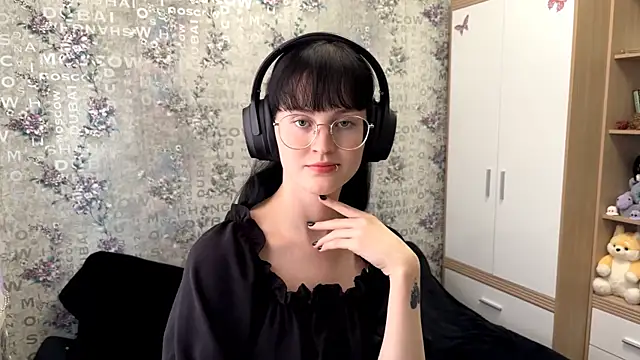 FakeLamb online show from September 10, 2025, 12:05 pm