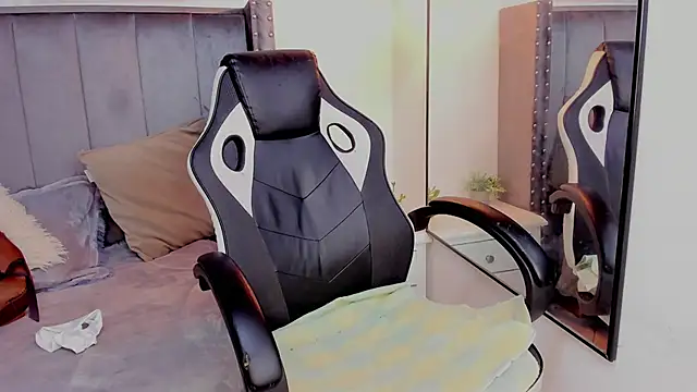 Miyu Komori online show from March 20, 2026, 7:52 pm