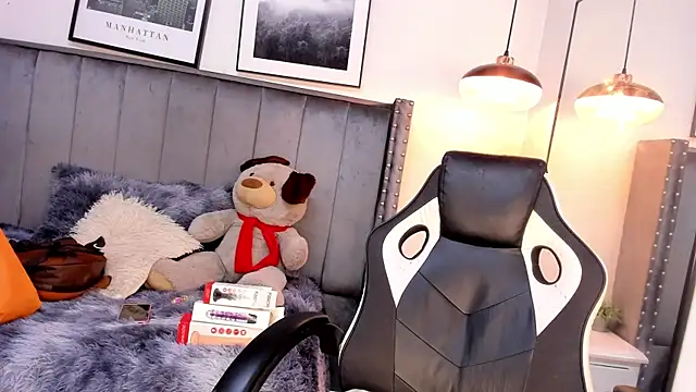 Miyu Komori online show from April 20, 2026, 7:48 pm