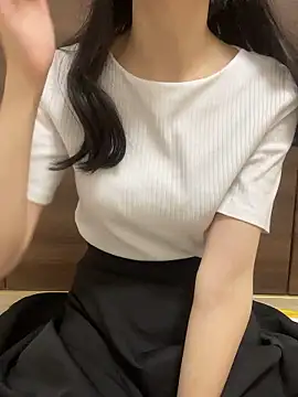 Snapshot of yayoi_jp chatting on June 5, 2026, 3:51 pm yayoi jp online show from June 5, 2026, 3:51 pm