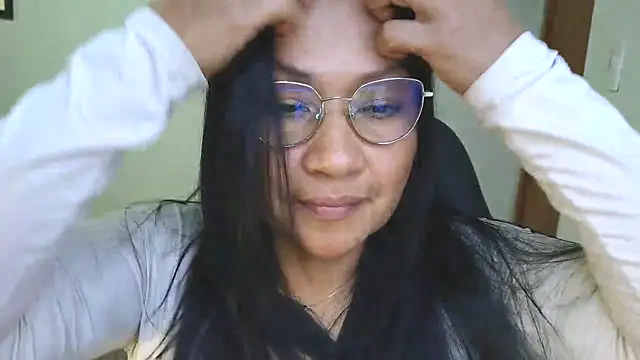 Snapshot of LissafeetHott chatting on May 31, 2026, 10:33 pm LissafeetHott online show from May 31, 2026, 10:33 pm