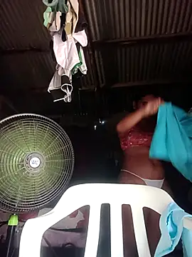 Lucy-Ferr online show from September 8, 2025, 4:06 pm