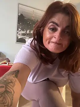 Snapshot of IrishmilfAnna chatting on September 21, 2025, 4:52 pm IrishmilfAnna online show from September 21, 2025, 4:52 pm