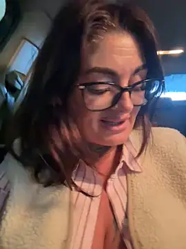 Snapshot of IrishmilfAnna chatting on April 14, 2026, 12:11 pm IrishmilfAnna online show from April 14, 2026, 12:11 pm