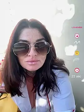 Snapshot of IrishmilfAnna chatting on May 13, 2026, 7:28 am IrishmilfAnna online show from May 13, 2026, 7:28 am