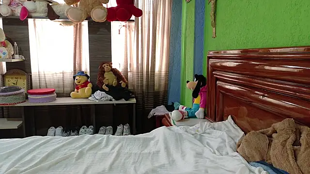  Charlize theron  online show from February 12, 2026, 8:59 pm