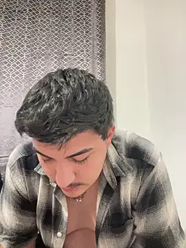 mixedcouplee69 online show from April 1, 2026, 4:35 am