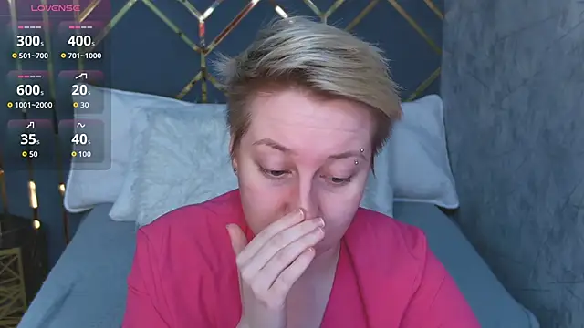 AlexandraGreen online show from February 8, 2026, 9:07 pm