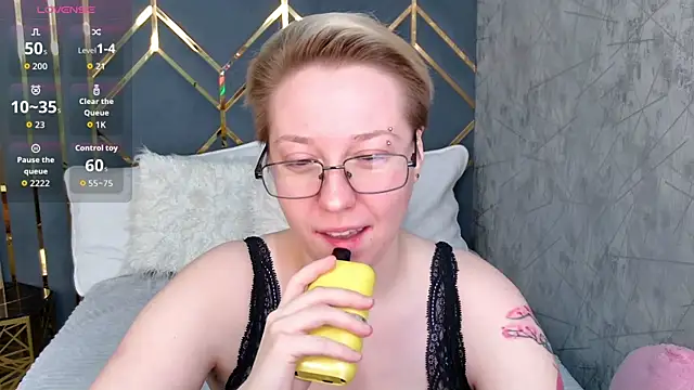 AlexandraGreen online show from February 12, 2026, 9:10 pm