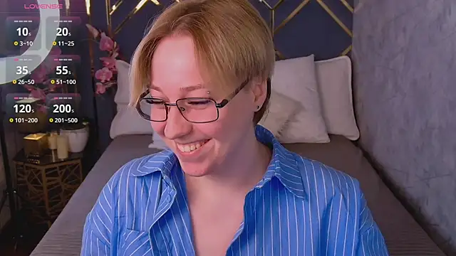 Snapshot of AlexandraGreen chatting on July 23, 2026, 9:24 pm AlexandraGreen online show from July 23, 2026, 9:24 pm