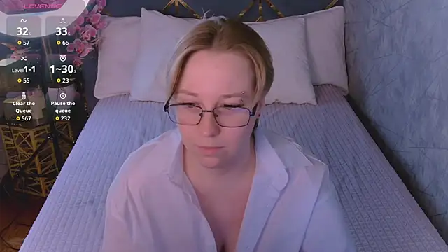 Snapshot of AlexandraGreen chatting on August 1, 2026, 11:47 pm AlexandraGreen online show from August 1, 2026, 11:47 pm