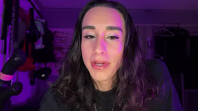 xoFrankie online show from November 5, 2025, 3:50 am