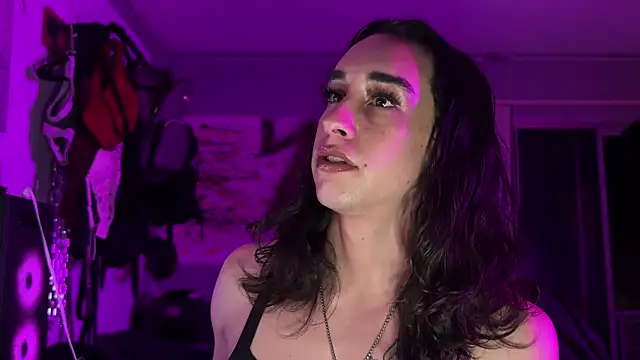 xoFrankie online show from December 15, 2025, 5:01 am