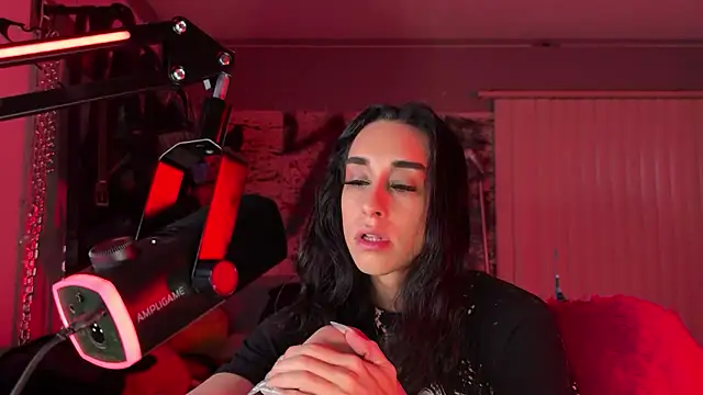 xoFrankie online show from April 20, 2026, 2:14 am